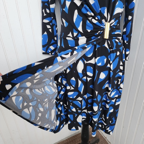 Calvin Klein Black and Blue Sheath Dress with V-Neck and 3/4 Sleeves - Picture 6 of 15